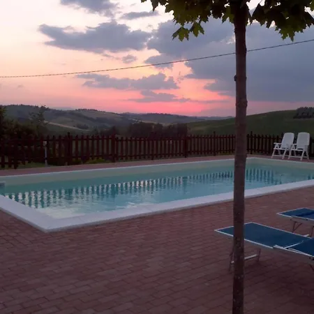 公寓 Sleeps 4 With Pool And Wifi