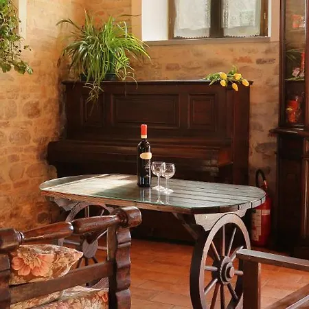 Sleeps 4 With Pool And Wifi *