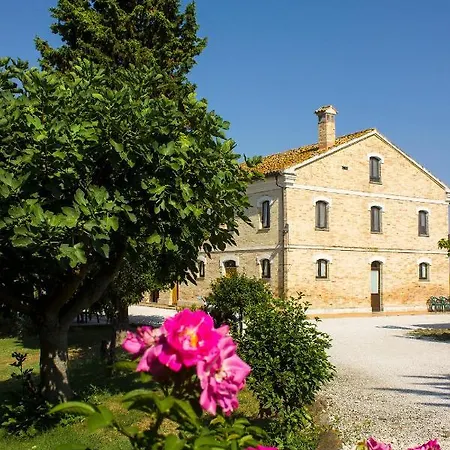 Sleeps 4 With Pool And Wifi Daire *