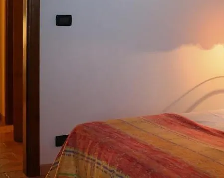 Sleeps 4 With Pool And Wifi Daire *